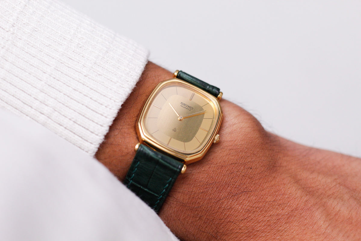 1979 Seiko Quartz Octagon Straight Grain Golden Dial Men's Wrist-Watch