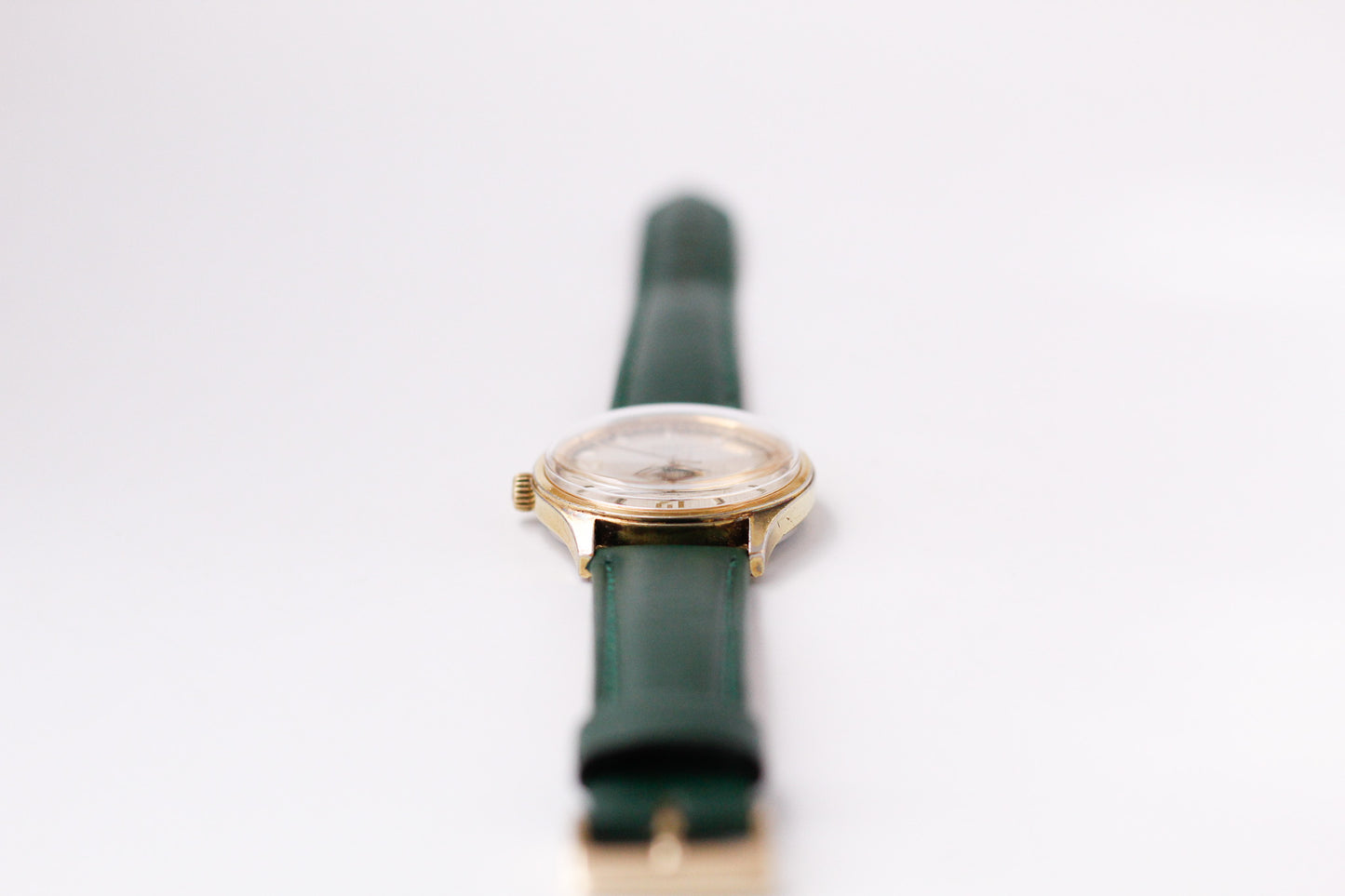 [Serviced] 1970s Waltham Mechanical Straight Grain Silver Dial Men's Wrist-Watch