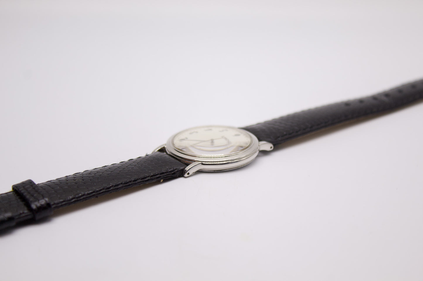 1981 Seiko Dolce Quartz Textured Silver Dial Men's Wrist-Watch