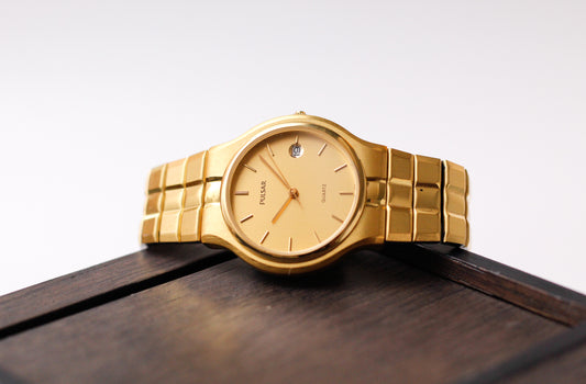 2000s Pulsar Quartz Straight Grain Golden Dial Men's Wrist-Watch