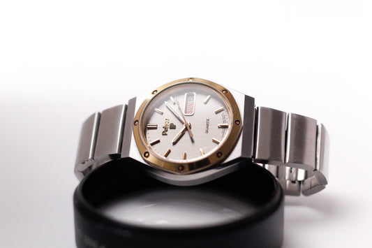 1980 Puslar Quartz Straight Grain Gray Dial Two Tone Men's Wrist-Watch