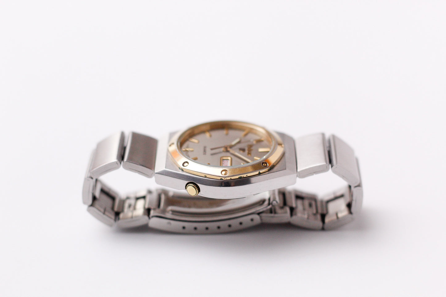 1980 Puslar Quartz Straight Grain Gray Dial Two Tone Men's Wrist-Watch