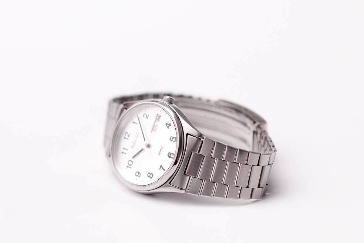 2000 Seiko Spirit Silver Quartz Men's Wrist-Watch