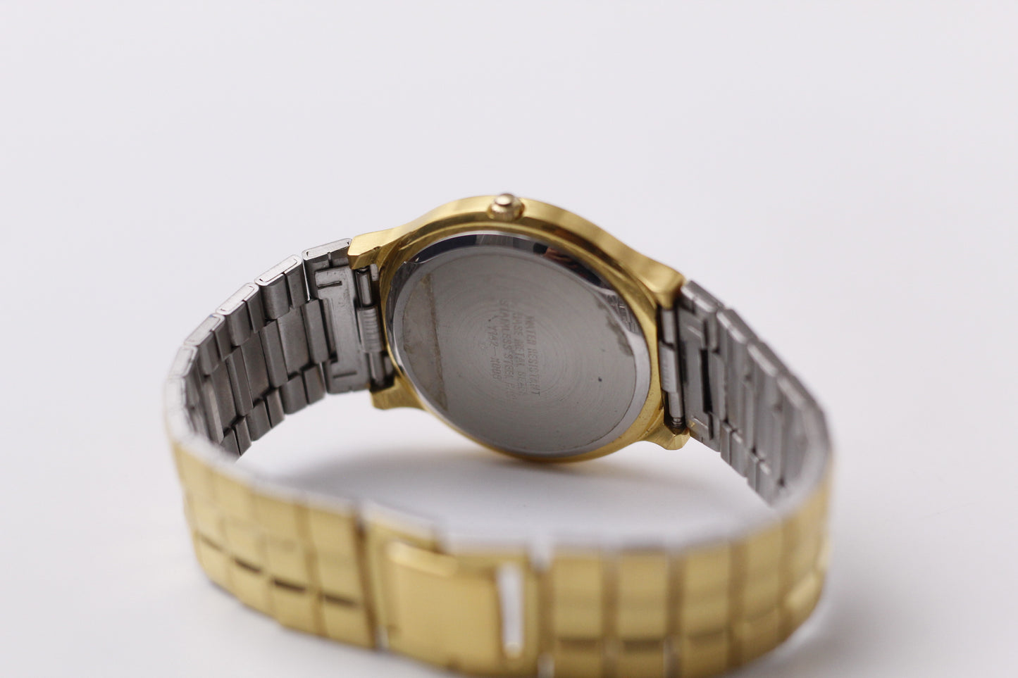 2000s Pulsar Quartz Straight Grain Golden Dial Men's Wrist-Watch