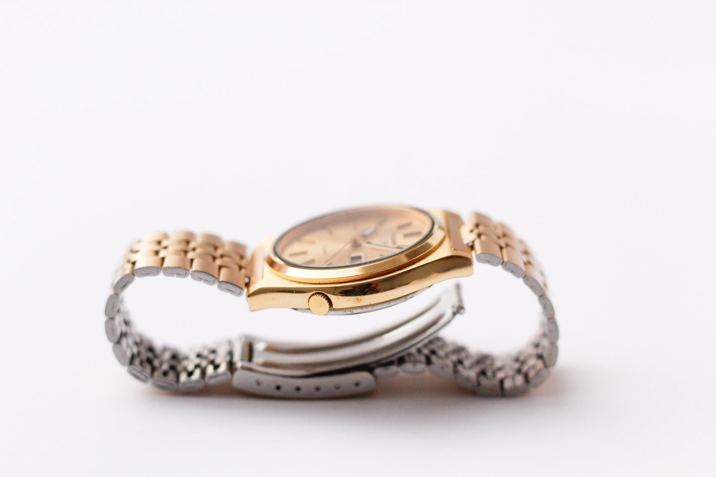 1988 Seiko 5 Automatic Golden Sunburst Dial Men's Wrist-Watch