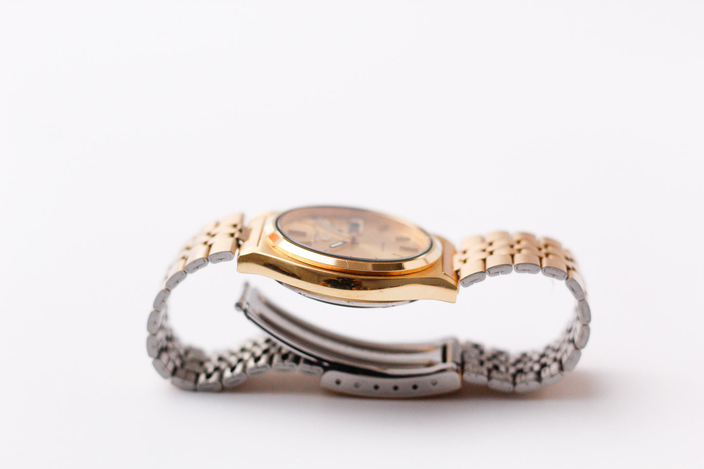 1988 Seiko 5 Automatic Golden Sunburst Dial Men's Wrist-Watch