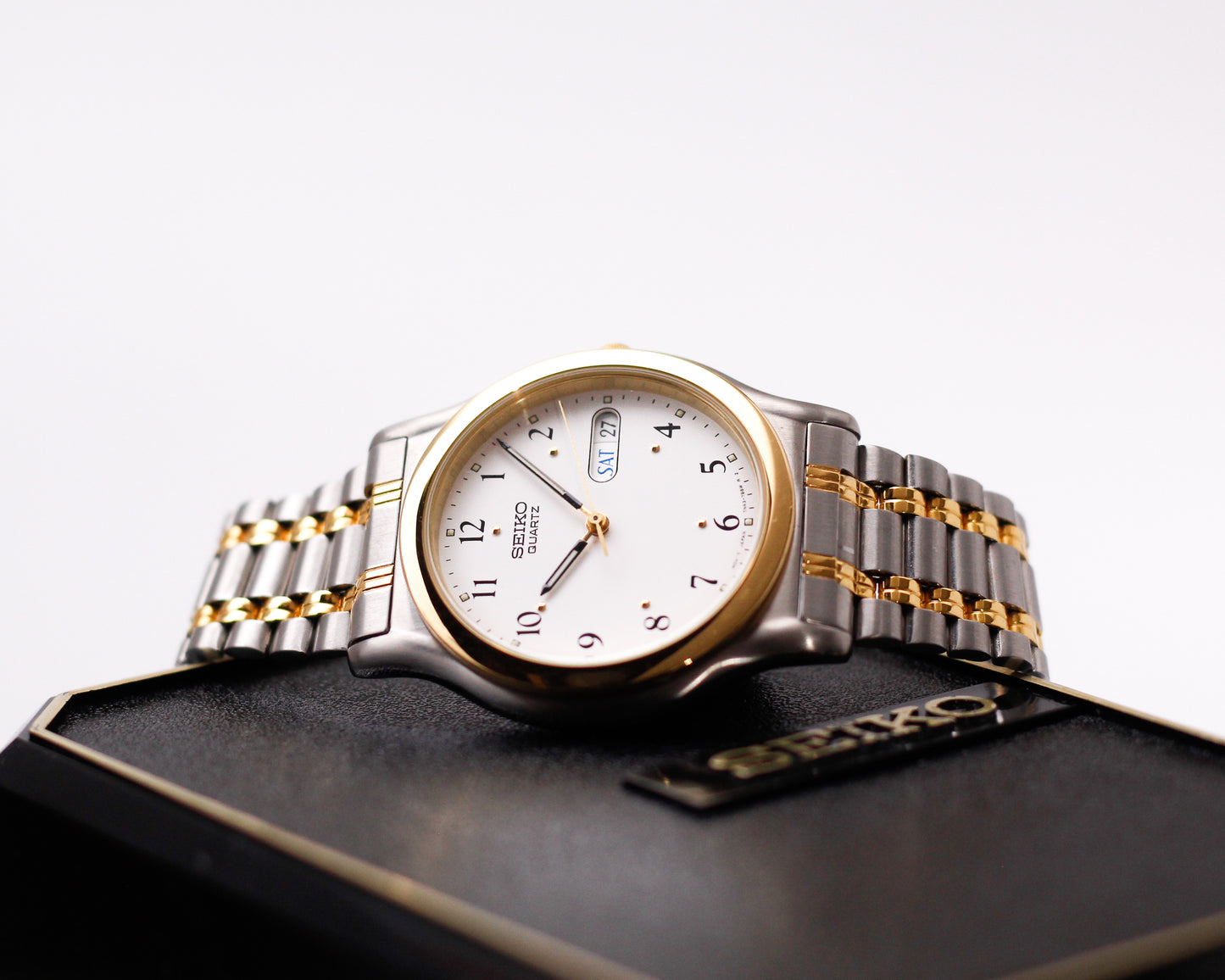 [Near Mint] 1997 Seiko Quartz Stark White Dial Two Tone Case Men's Wrist-Watch W/Box