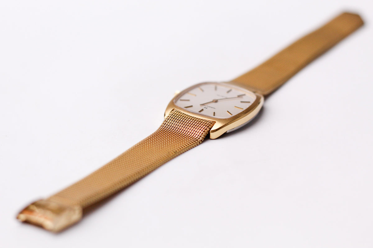 1978 Hamilton Quartz Straight Grain Silver Dial Men's Wrist-Watch Full-Set