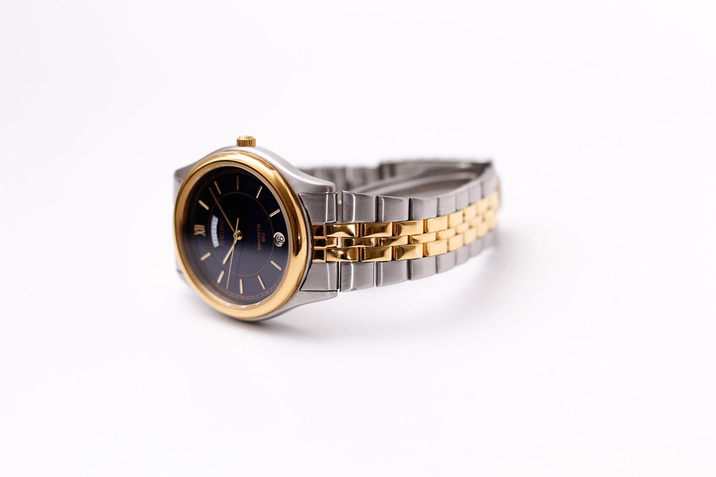 1996 Seiko Quartz Royal Blue Carved Crystal Dial Men's Wrist-Watch