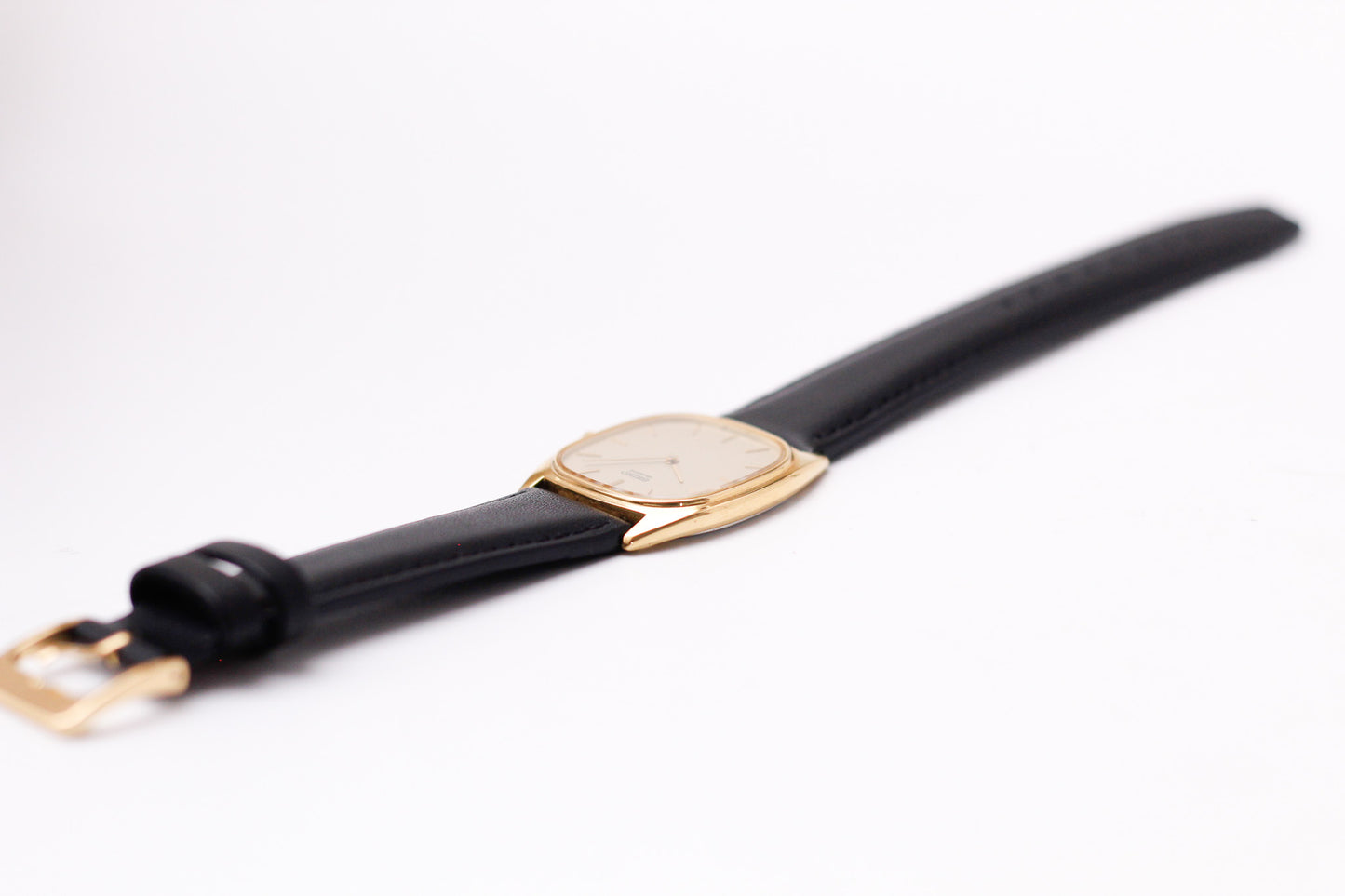 1984 Seiko Quartz Straight Grain Golden Dial Men's Wrist Watch