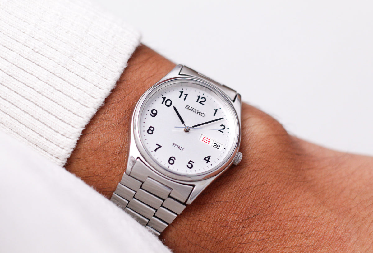 2000 Seiko Spirit Silver Quartz Men's Wrist-Watch