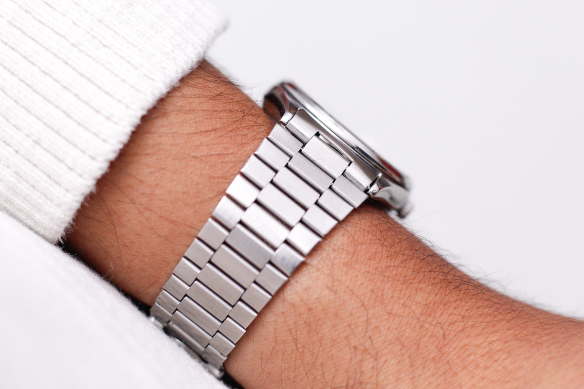 2000 Seiko Spirit Silver Quartz Men's Wrist-Watch