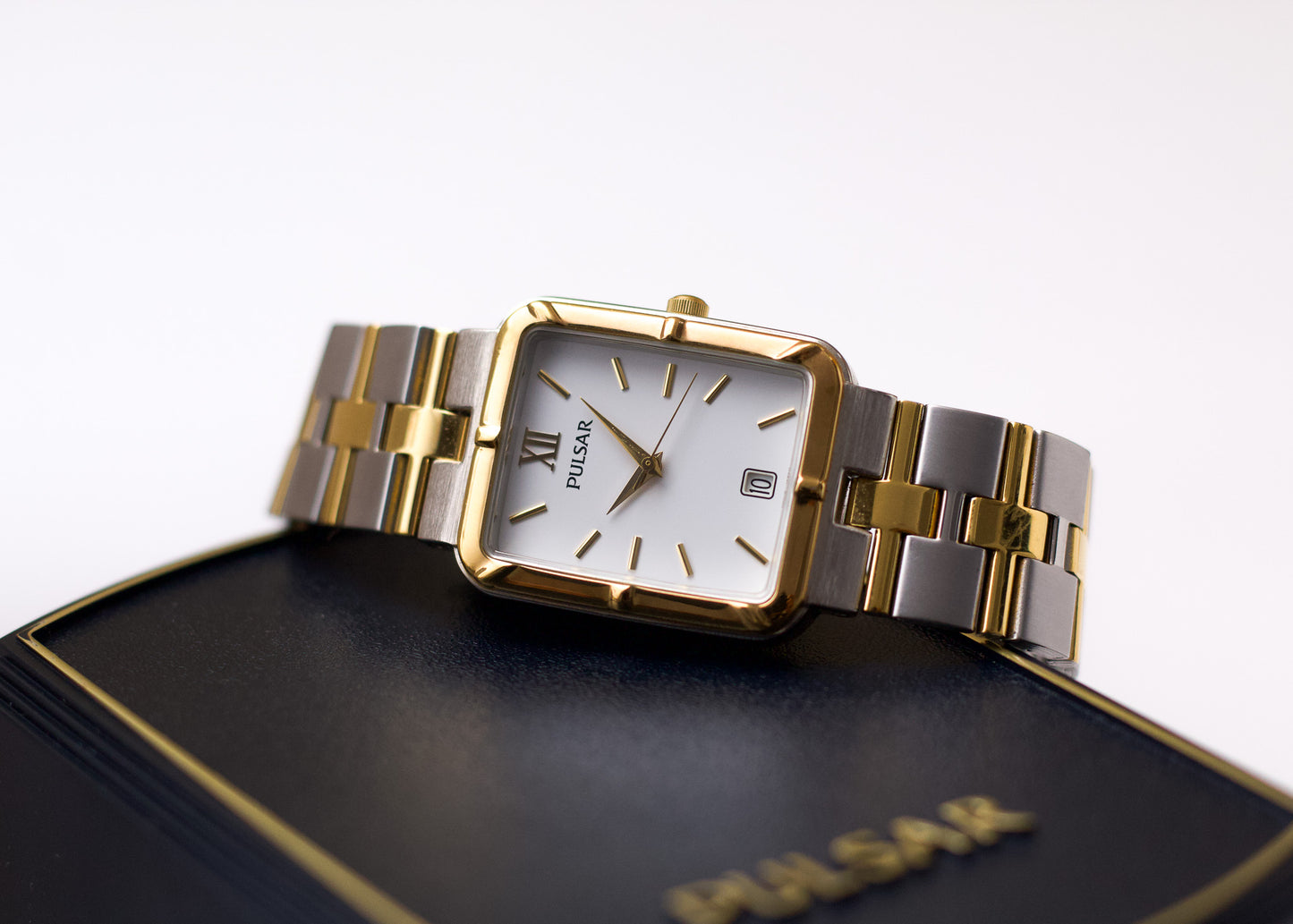 1998 Pulsar Quartz Stark White Dial Two Tone Men's Wrist-Watch W/Box