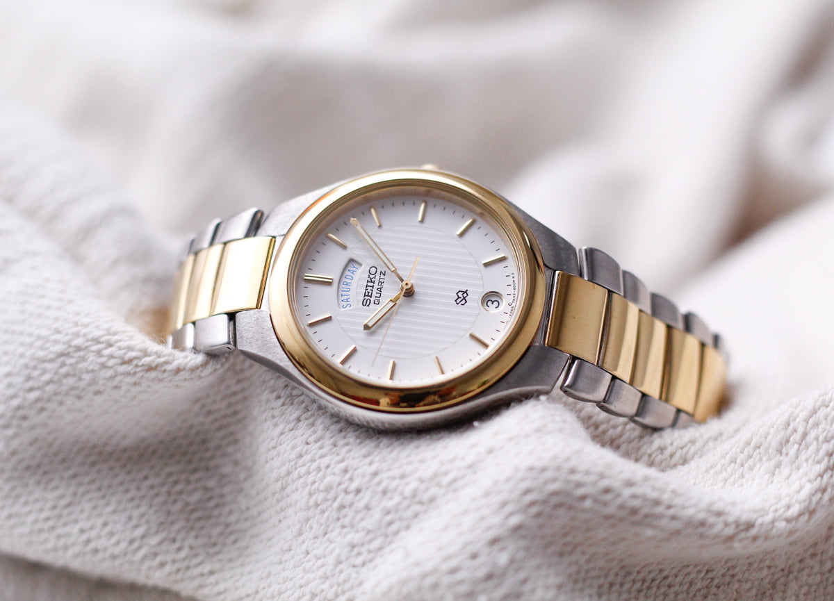2001 Seiko SQ Quartz Pinstripe White Dial Two Tone Case Wrist-Watch