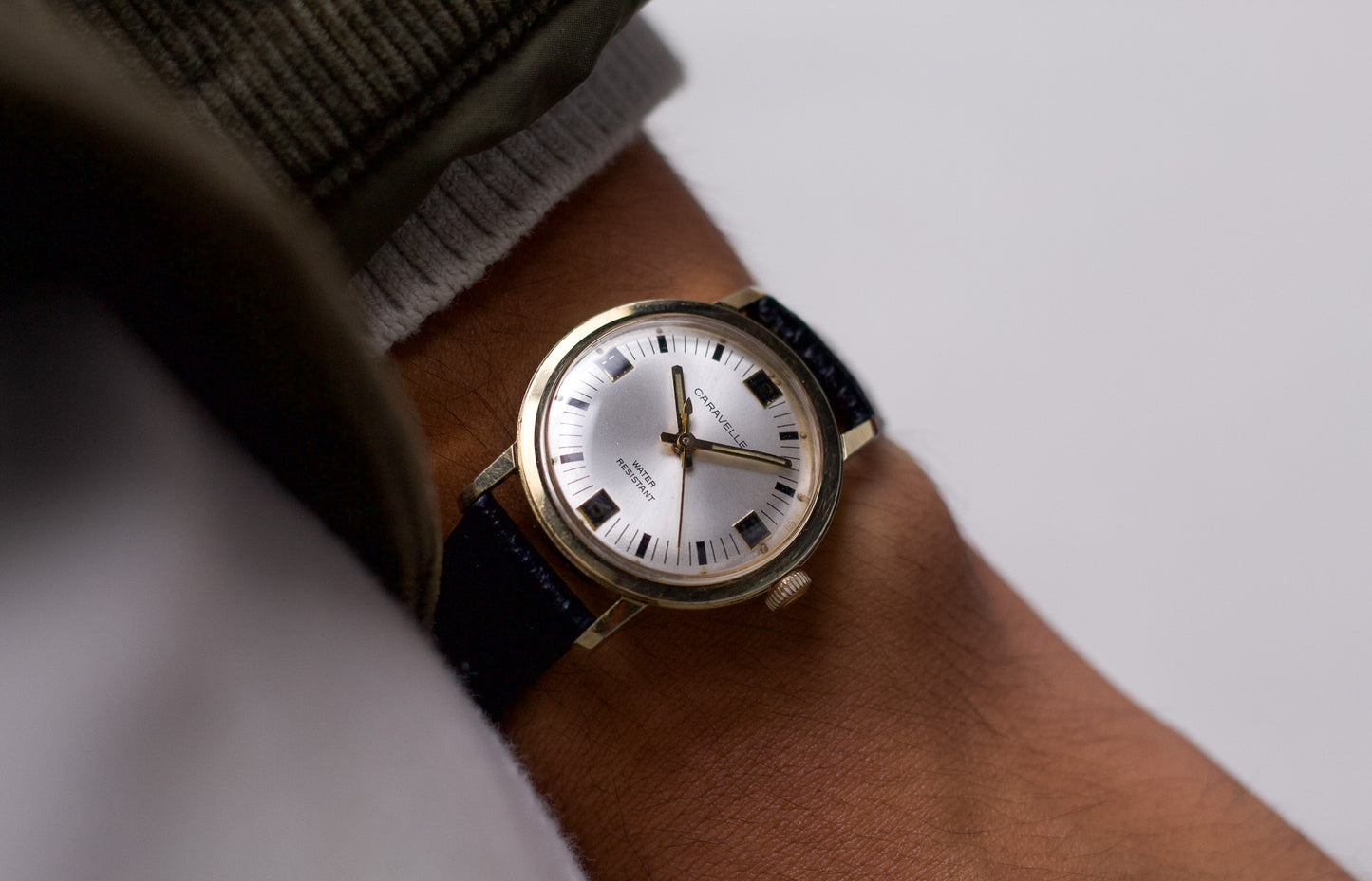 [Serviced] 1960s Caravelle Aged Silver Sunburst Dial Men's Wrist-Watch