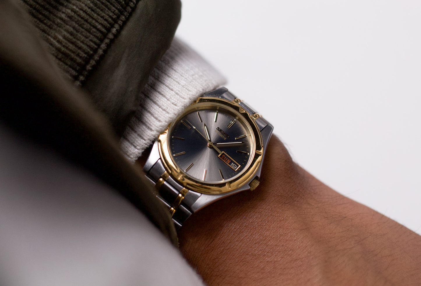 1998 Seiko Two Tone Quartz Sunburst Gray Dial Men's Wrist-Watch