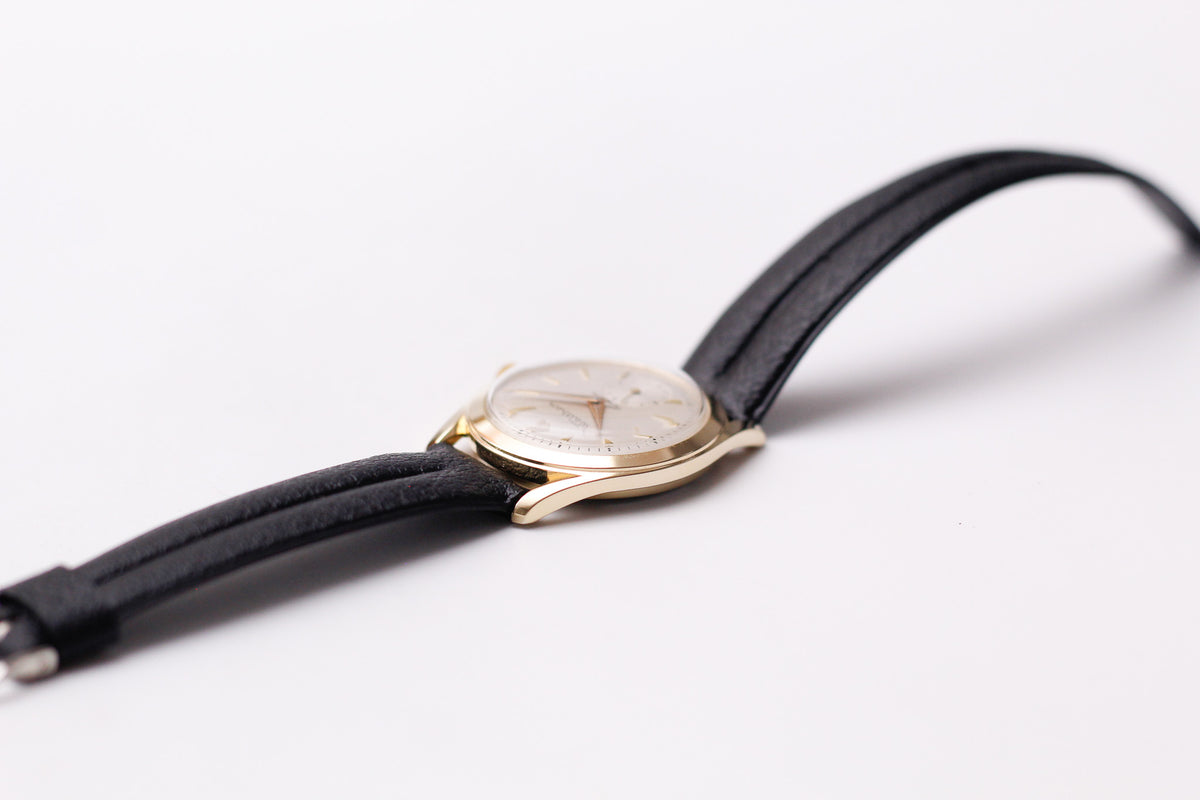 1970s Waltham Performance Mechanical Straight Grain Silver Dial Men's Wrist-Watch