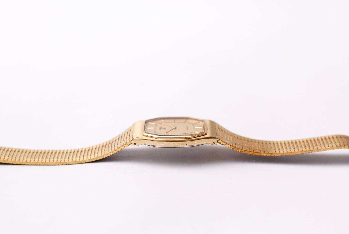 1983 Pulsar Quartz Straight Grain Golden Dial Men's Wrist Watch