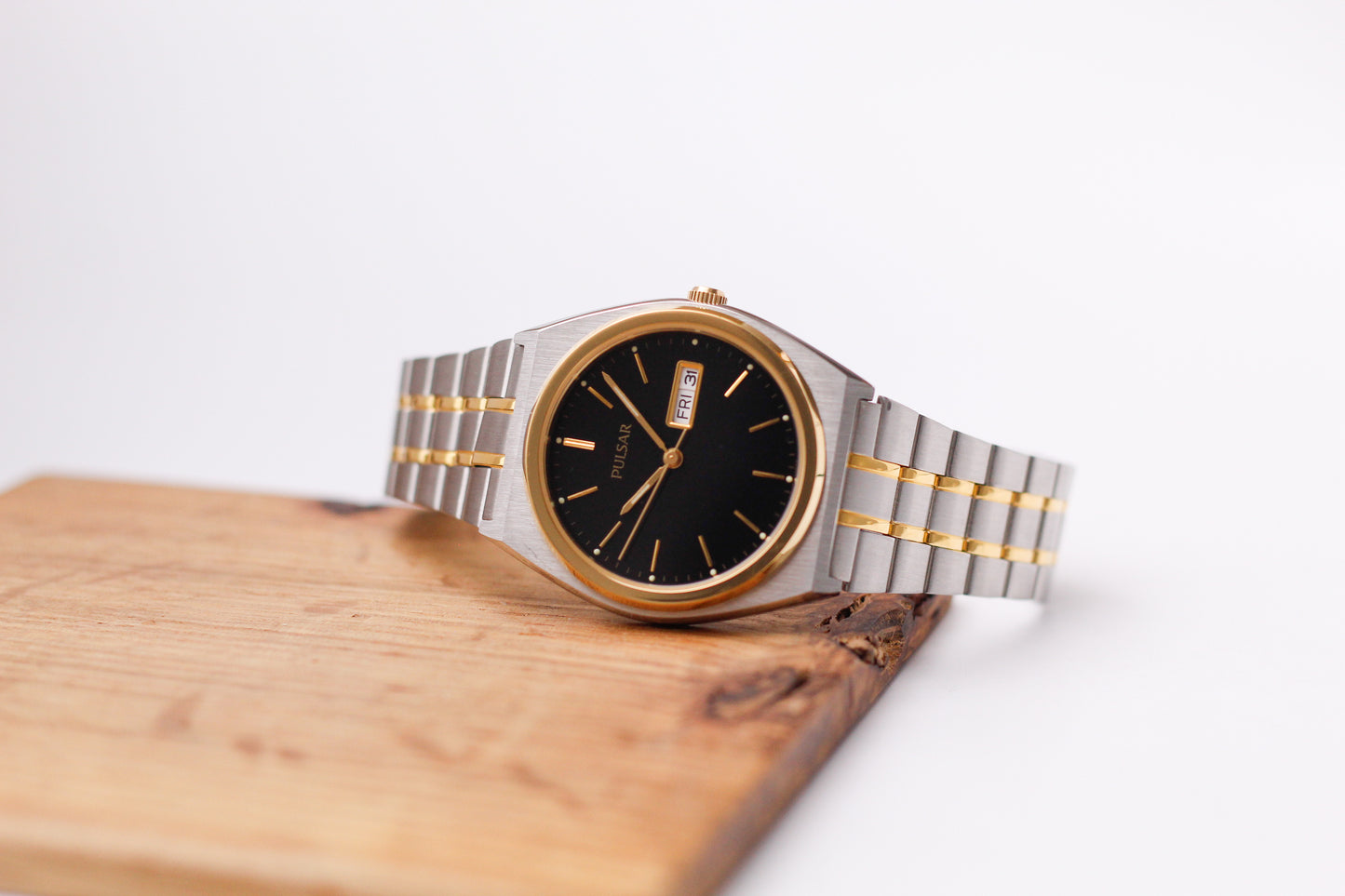 [Near Mint] 2000s Pulsar Quartz Inky Black Dial Two Tone Men's Wrist Watch