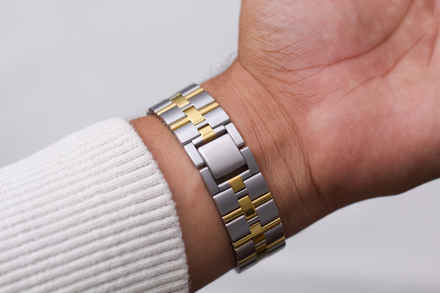 1998 Pulsar Quartz Stark White Dial Two Tone Men's Wrist-Watch W/Box