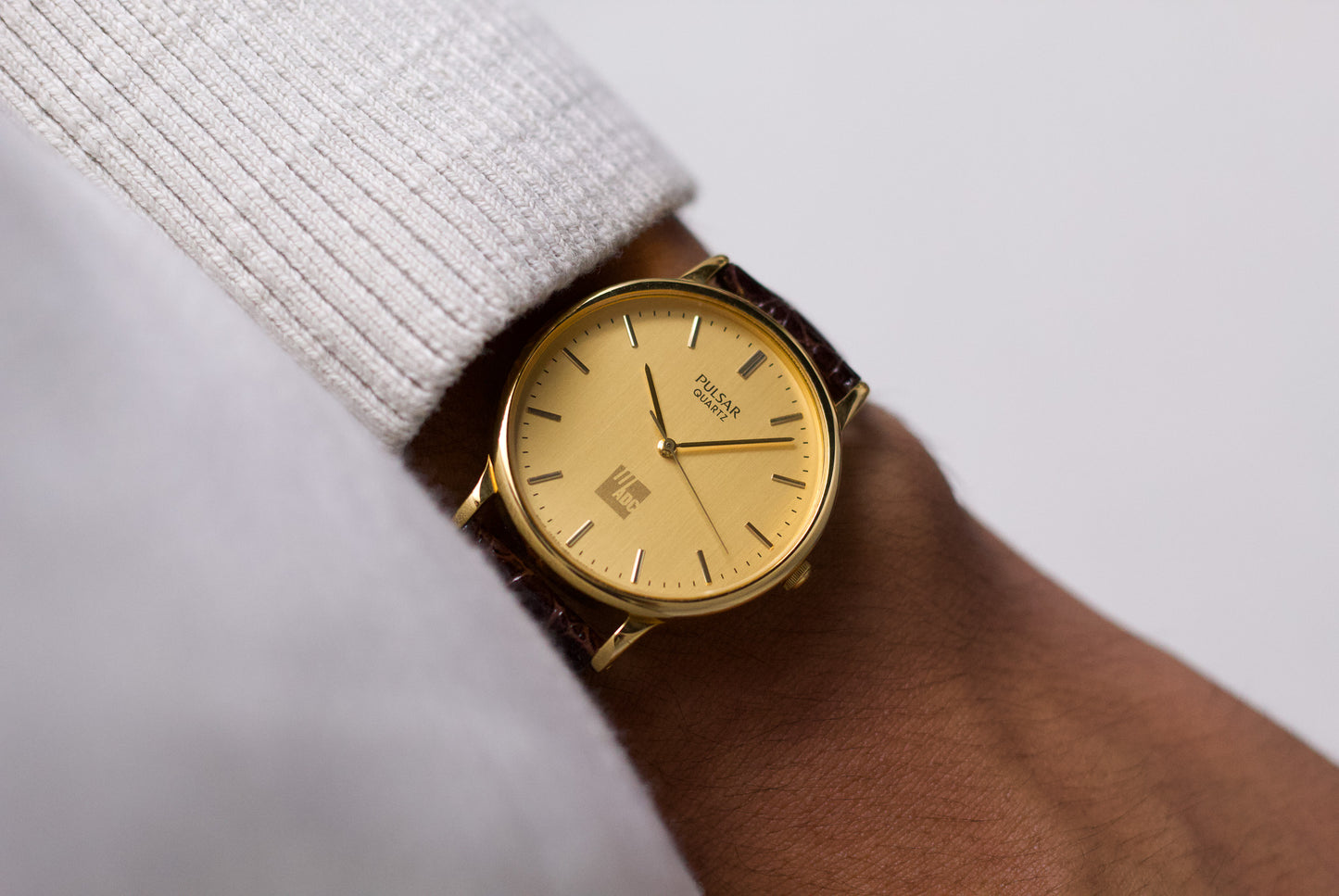 1995 Pulsar Quartz Straight Grain Golden Dial Men's Wrist-Watch W/Box