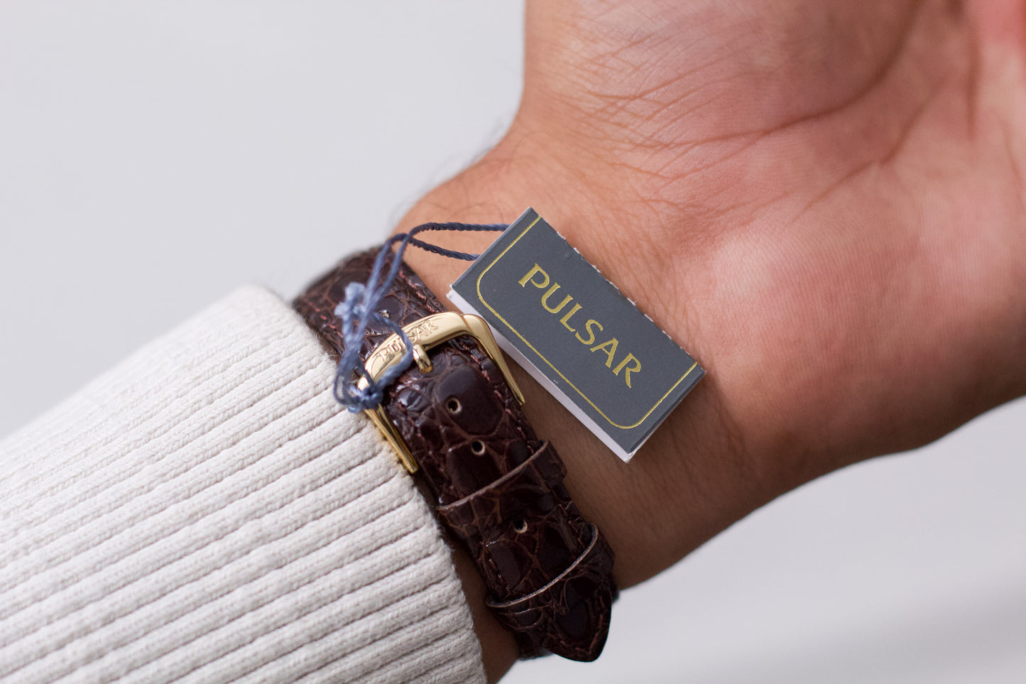 1995 Pulsar Quartz Straight Grain Golden Dial Men's Wrist-Watch W/Box