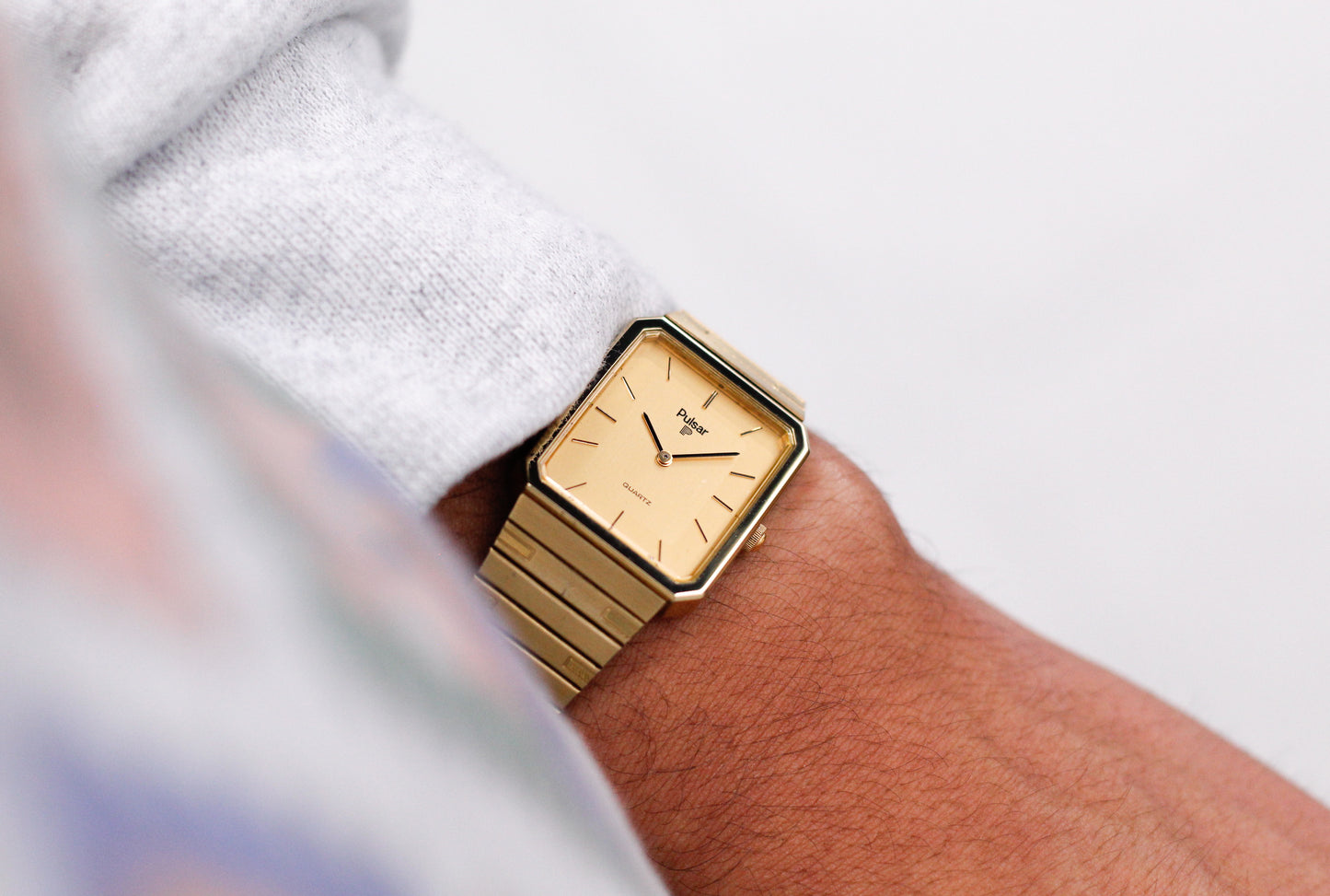 1985 Pulsar Quartz Straight Grain Golden Dial Men's Wrist-Watch