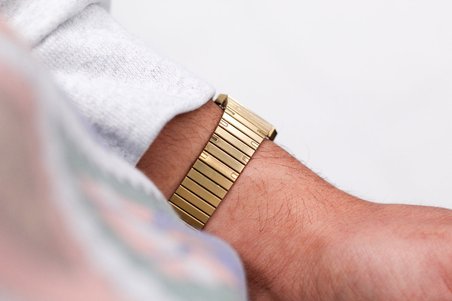 1985 Pulsar Quartz Straight Grain Golden Dial Men's Wrist-Watch