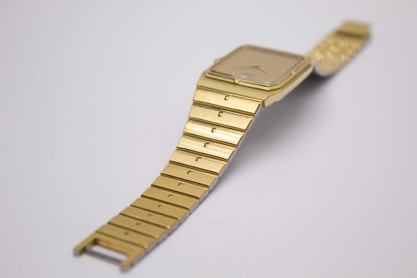1986 Seiko Quartz 'Gem' Tank Light Golden Dial Men's Wrist-Watch