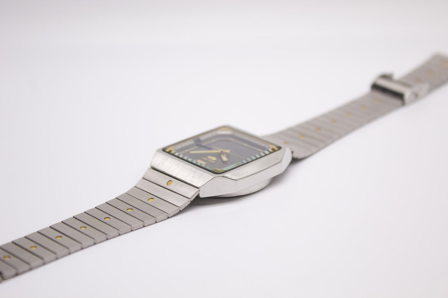 1995 Seiko 5 Automatic TV Straight Grain Gray Dial Men's Wrist-Watch