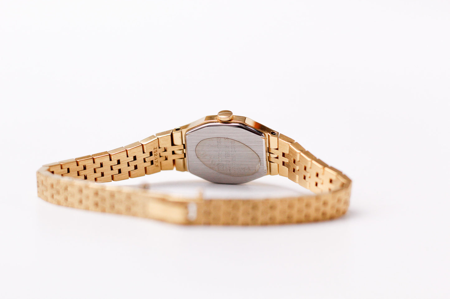 1986 Seiko Quartz Silver Straight Grain Dial Ladies' Wrist-Watch W/Box