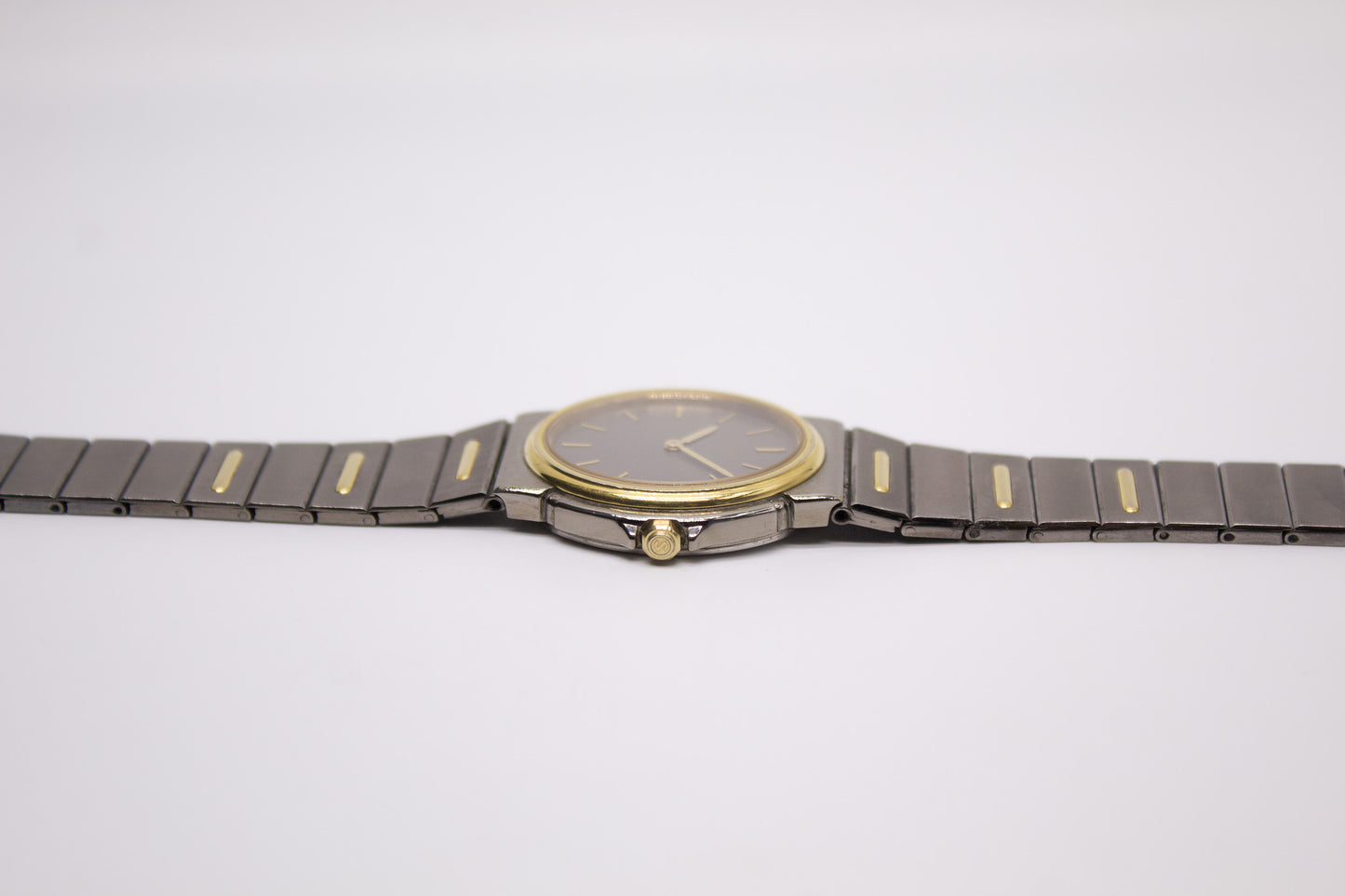 1984 Seiko Quartz Two Tone Deep Gray Dial Men's Wrist-Watch