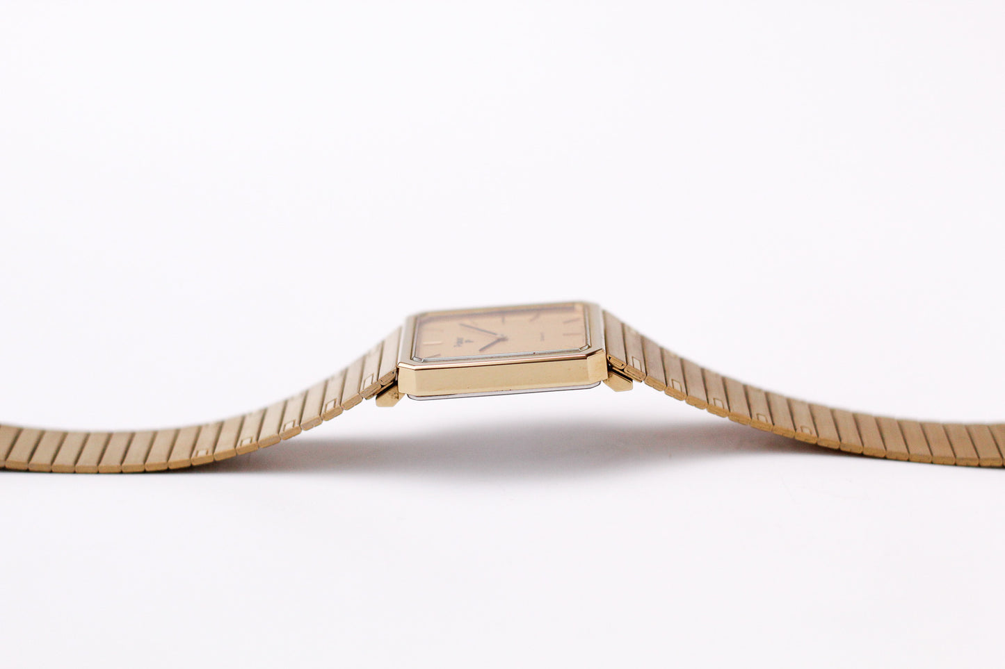 1985 Pulsar Quartz Straight Grain Golden Dial Men's Wrist-Watch