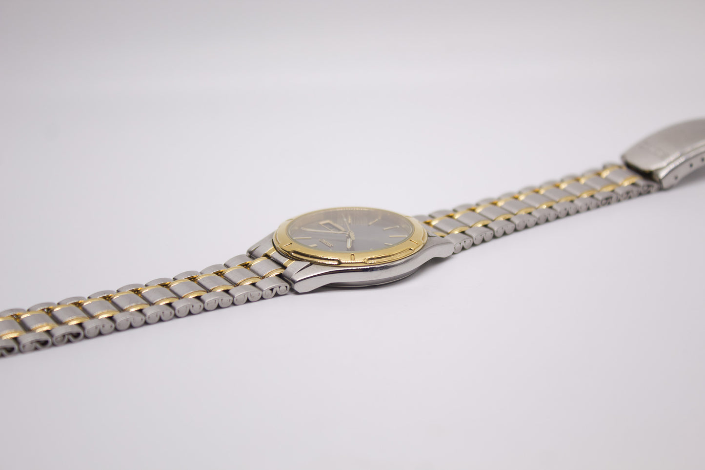 1998 Seiko Two Tone Quartz Sunburst Gray Dial Men's Wrist-Watch