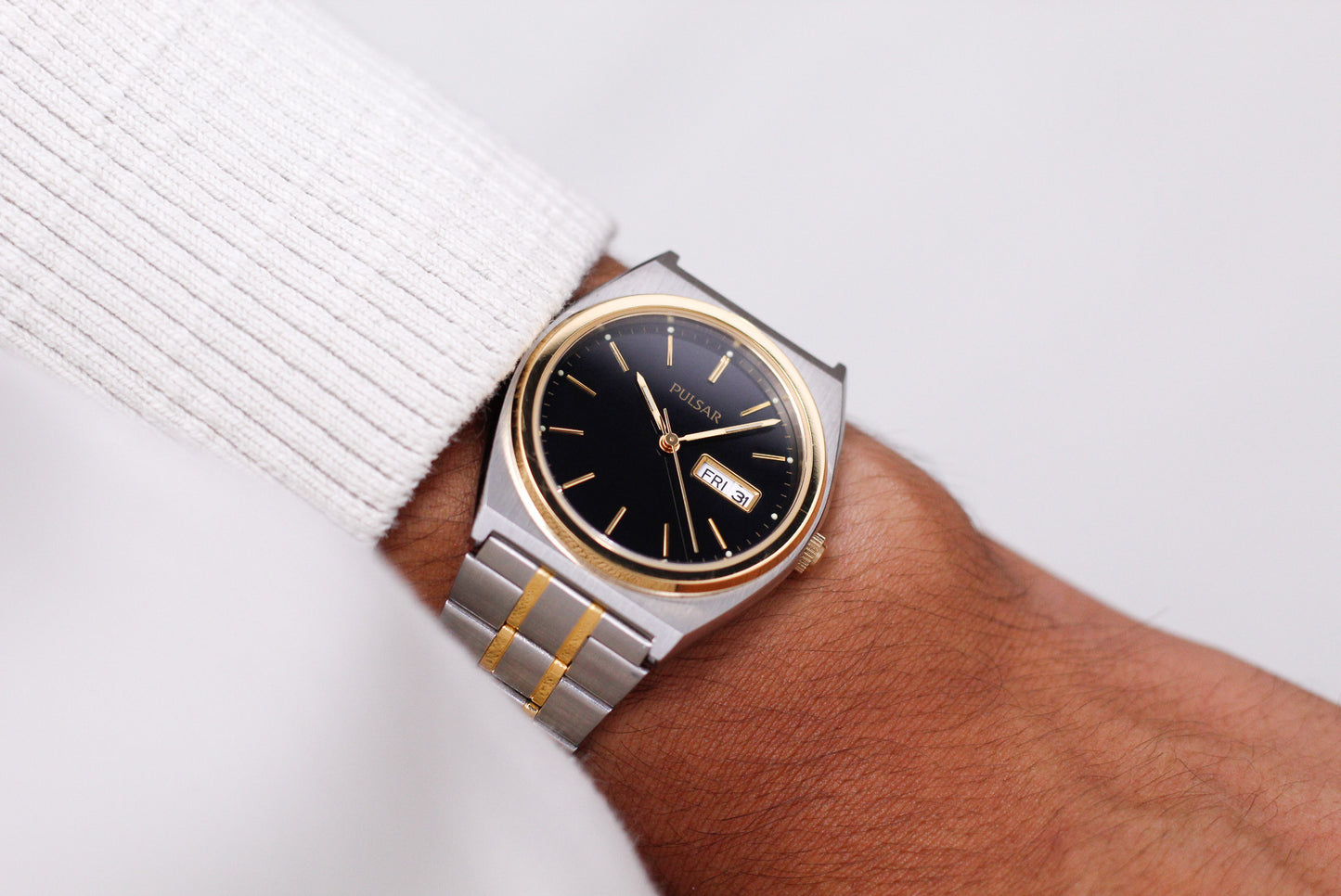 [Near Mint] 2000s Pulsar Quartz Inky Black Dial Two Tone Men's Wrist Watch