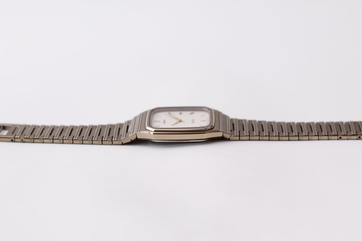 1988 Seiko Dolce Quartz Golden Snowflake Dial Tungsten Case Men's Wrist-Watch