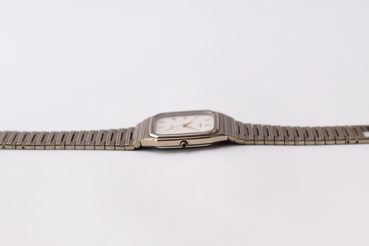 1988 Seiko Dolce Quartz Golden Snowflake Dial Tungsten Case Men's Wrist-Watch