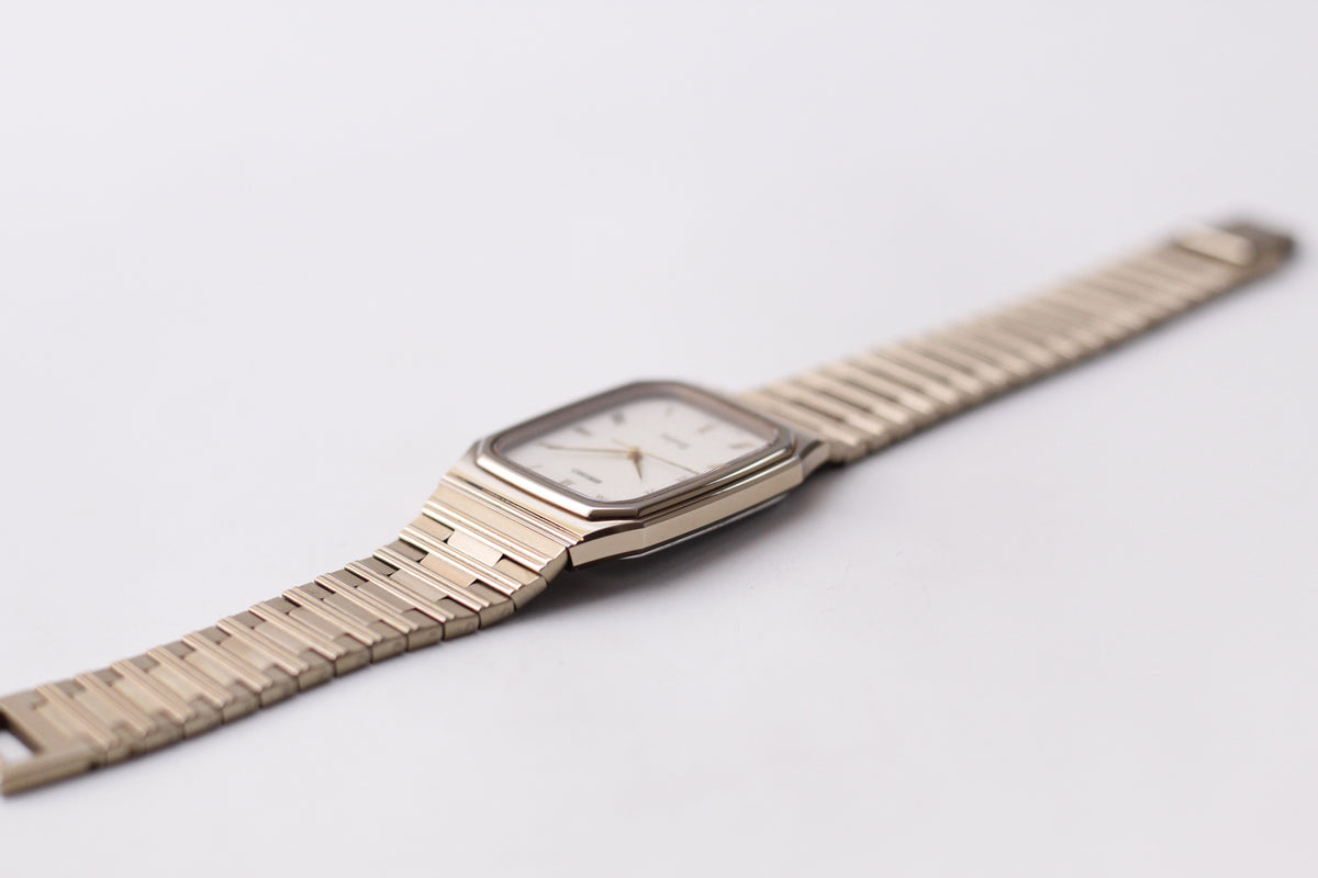 1988 Seiko Dolce Quartz Golden Snowflake Dial Tungsten Case Men's Wrist-Watch