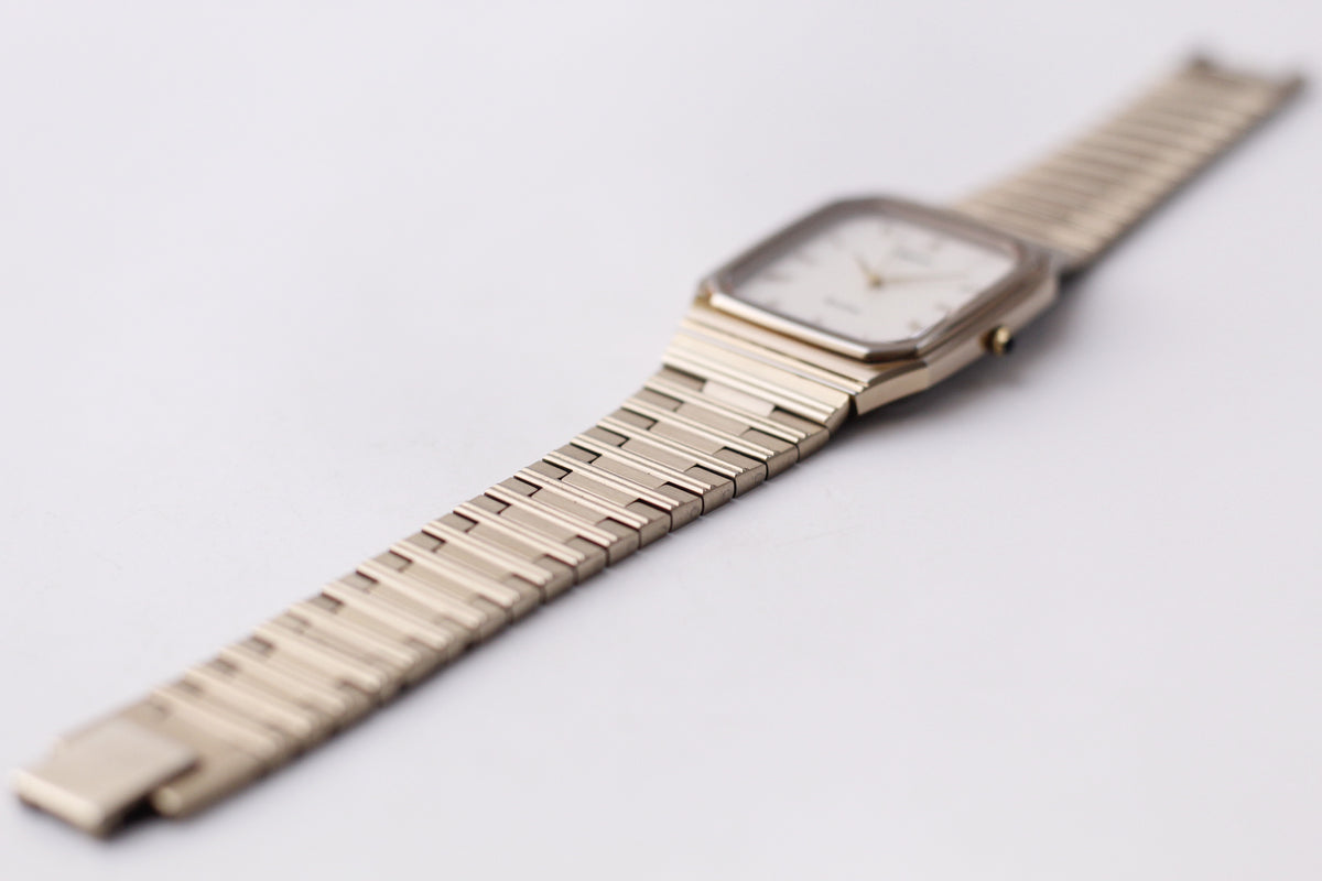 1988 Seiko Dolce Quartz Golden Snowflake Dial Tungsten Case Men's Wrist-Watch