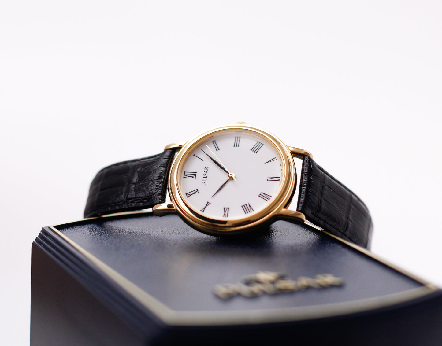 [New Old Stock] 2001 Pulsar Quartz Cream White Roman Numeral Dial Men's Wrist-Watch W/Box