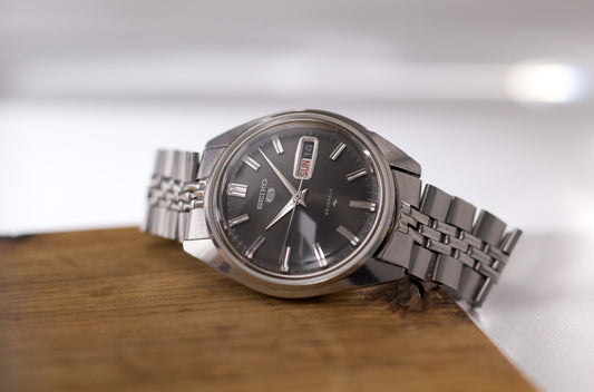 [Serviced] 1968 Seiko 5 Automatic Charcoal Sunburst Dial Men's Wrist-Watch