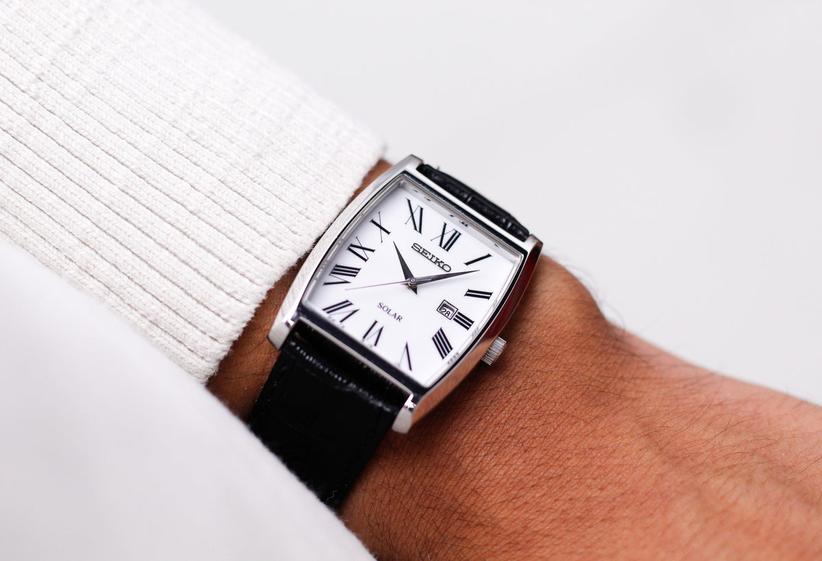 2002 Seiko Solar White Roman Dial Men's Wrist-Watch W/Box & Papers