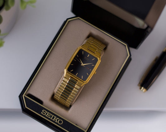 1995 Seiko 'Tank' Jet Black Dial Men's Wrist-Watch W/Box