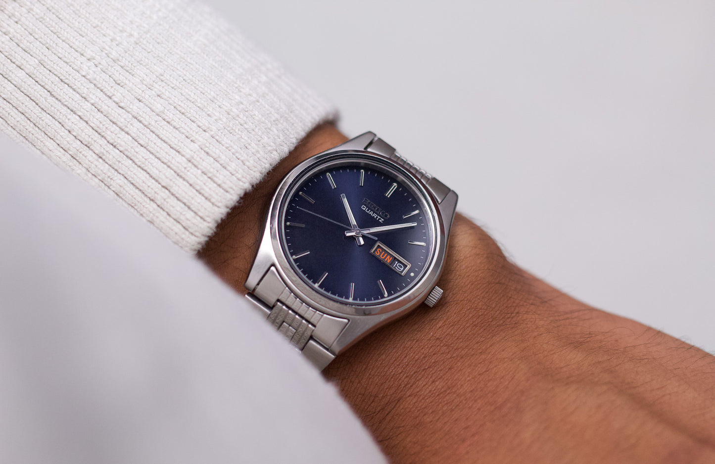 1998 Seiko Quartz Marine Blue Sunburst Grain Dial Men's Wrist-Watch