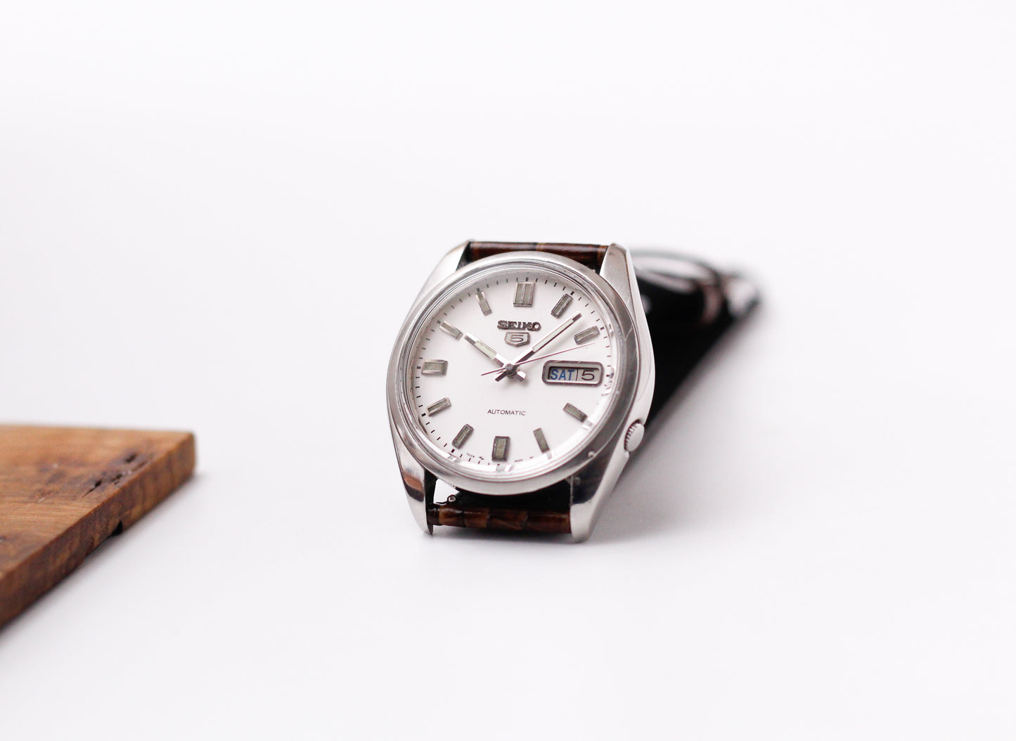 1981 Seiko 5 Automatic 'Baby Oyster Perpetual' Silver Sunburst Dial Men's Wrist-Watch