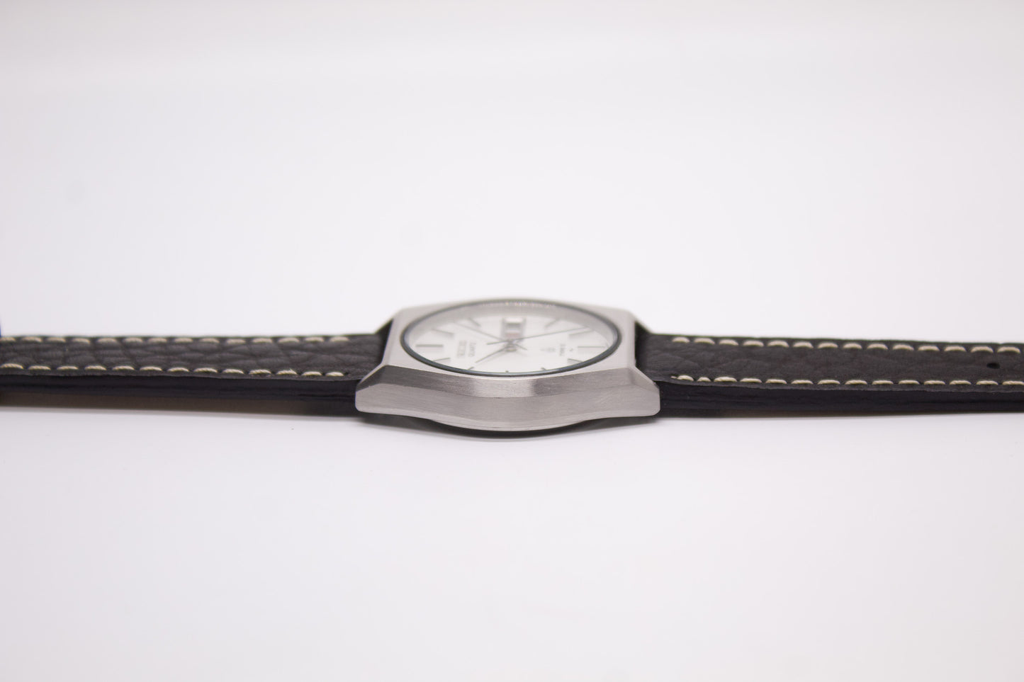 1982 Seiko Type II Quartz Straight Grain Silver Dial Men's Wrist-Watch