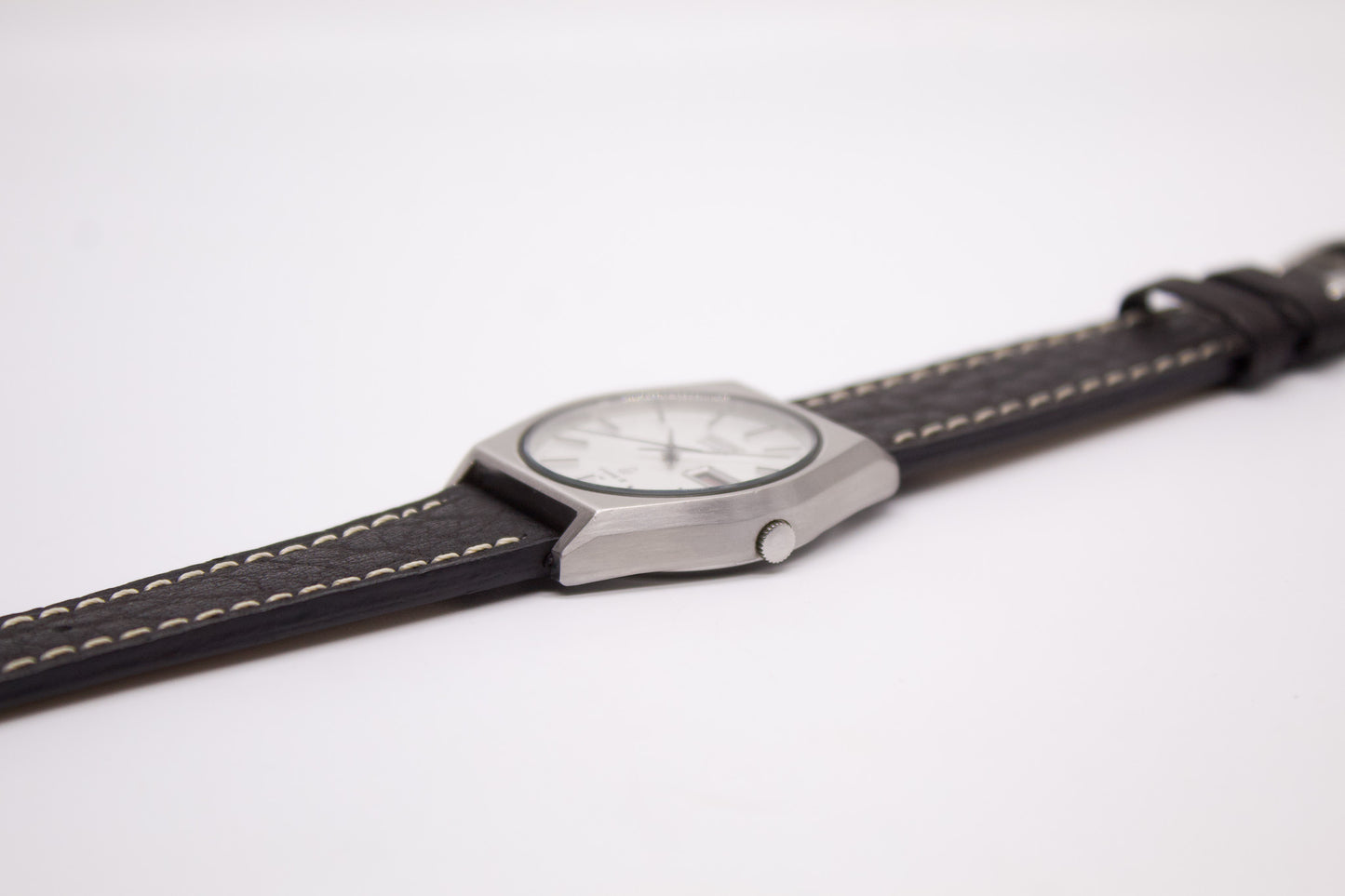 1982 Seiko Type II Quartz Straight Grain Silver Dial Men's Wrist-Watch