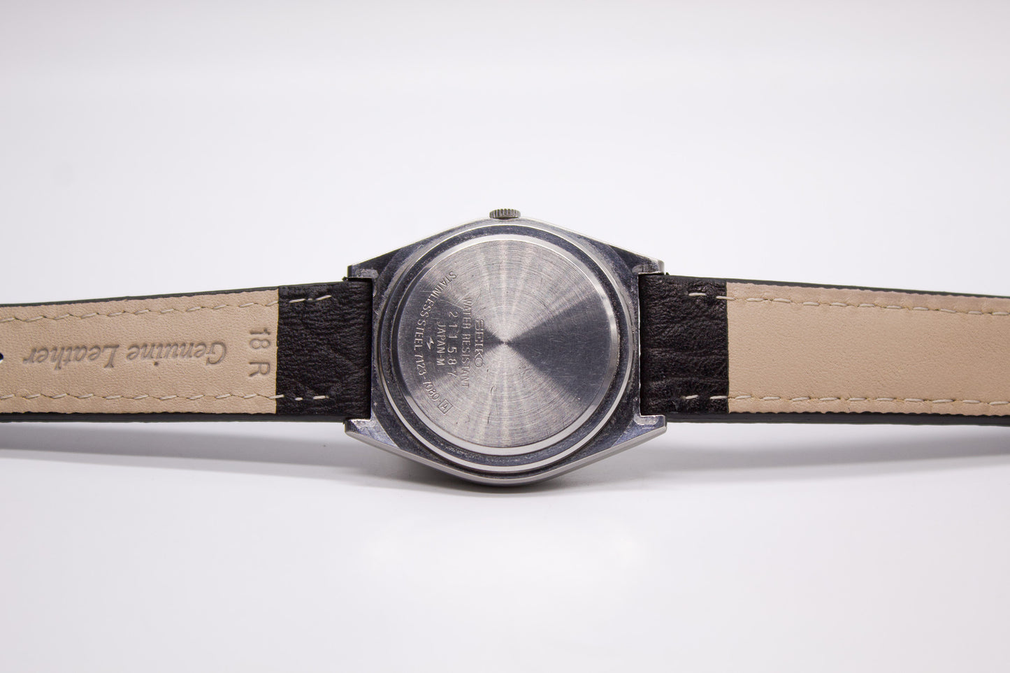 1982 Seiko Type II Quartz Straight Grain Silver Dial Men's Wrist-Watch