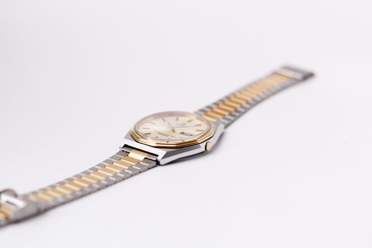 1990s Lorus Quartz Champagne Sunburst Dial Two Tone Case Men's Wrist-Watch