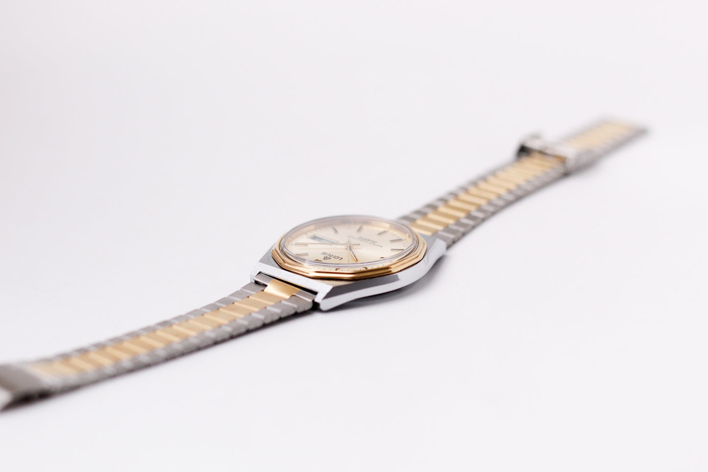 1990s Lorus Quartz Champagne Sunburst Dial Two Tone Case Men's Wrist-Watch